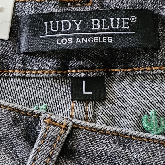Judy Blue Shorts Grey Denim Size Large Cactus Embroidered‎ High Rise NWT Stretch - Picture 11 of 16